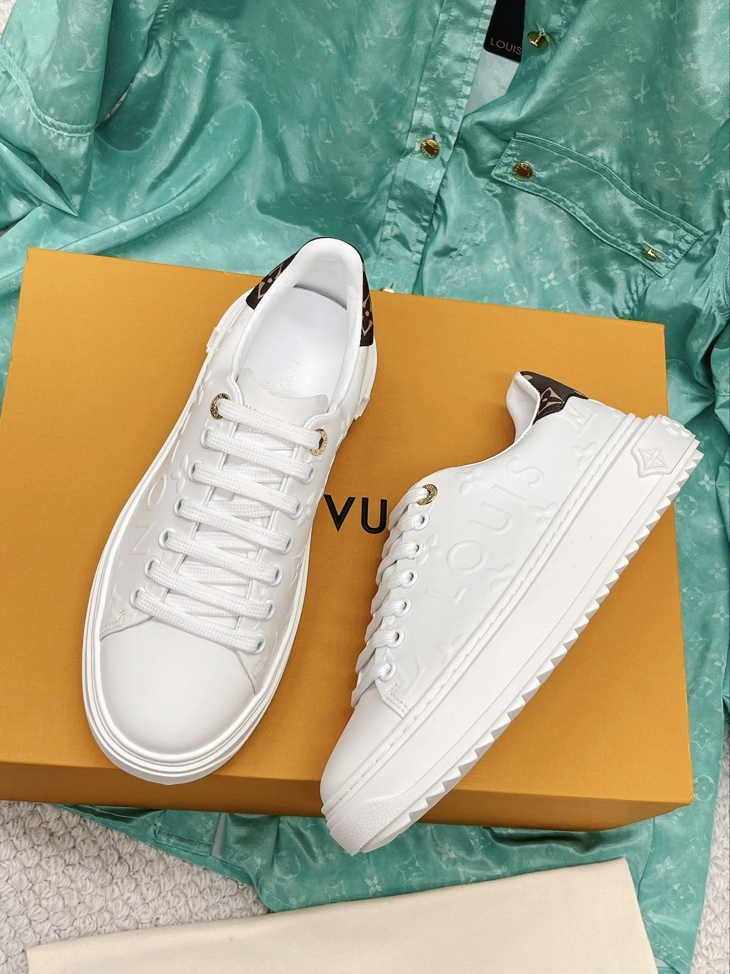 Louis Vuitton Low Shoes OdorResistant 31630
