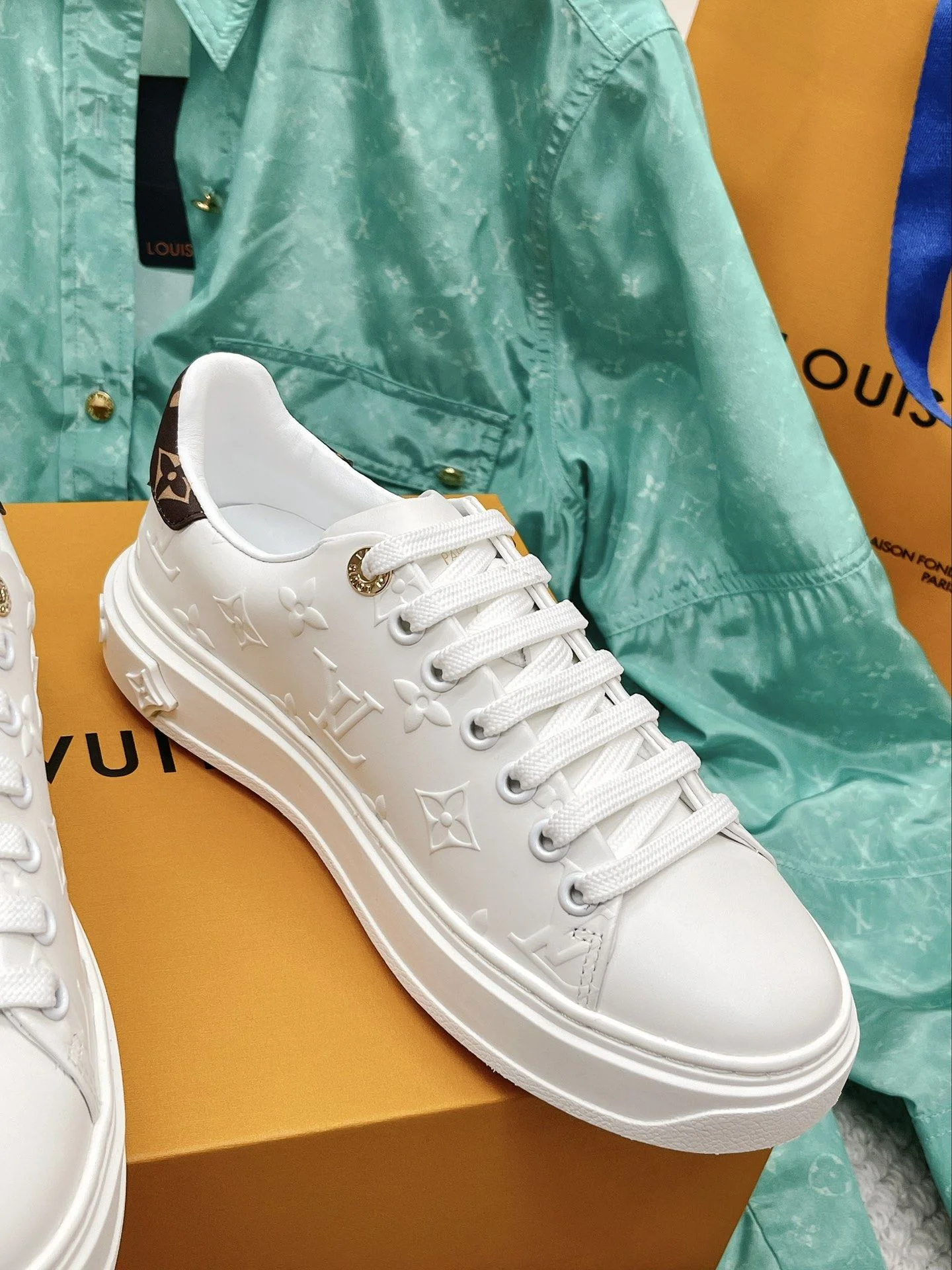 Louis Vuitton Low Shoes OdorResistant 31630