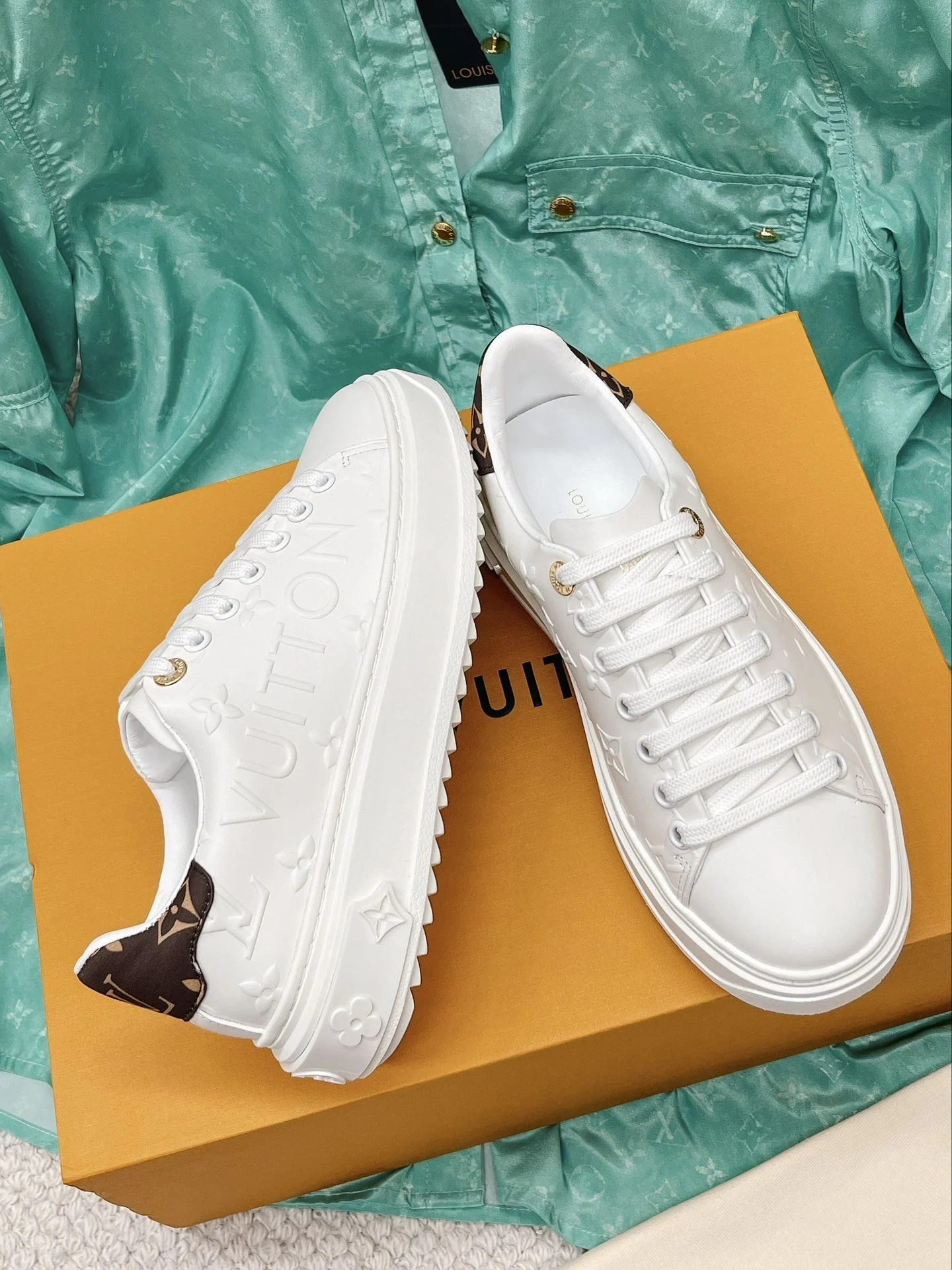 Louis Vuitton Low Shoes OdorResistant 31630