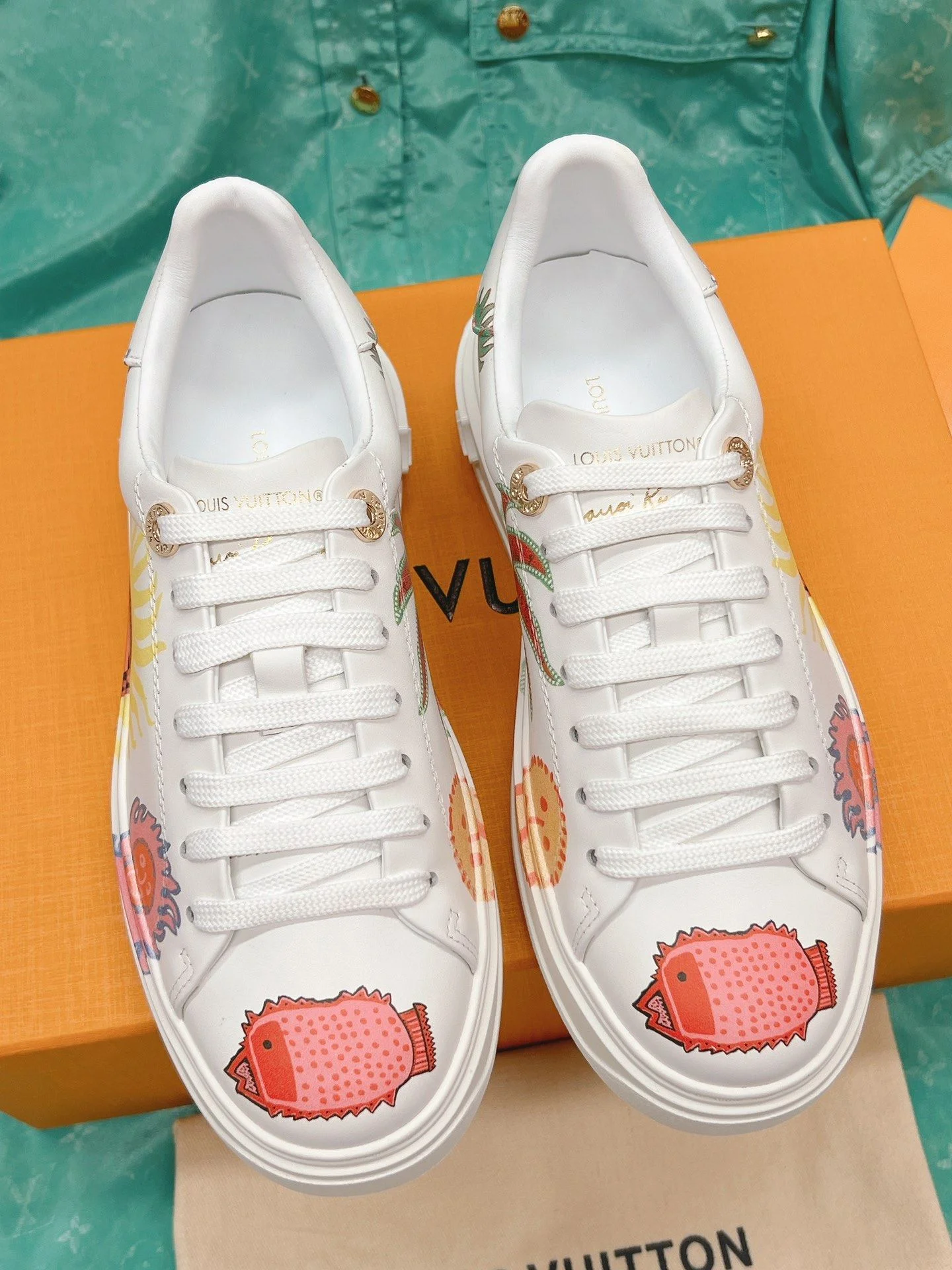 Louis Vuitton Low Shoes Chic 31627