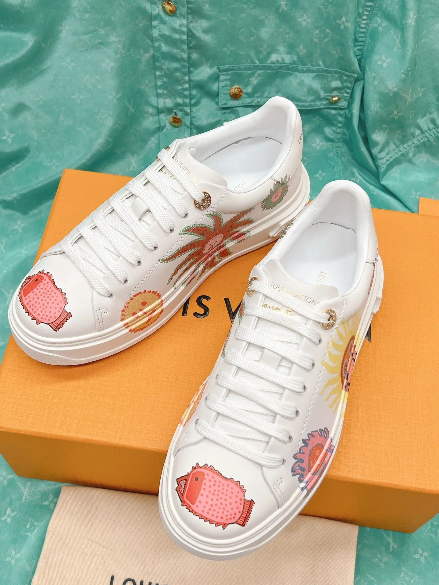Louis Vuitton Low Shoes Chic 31627