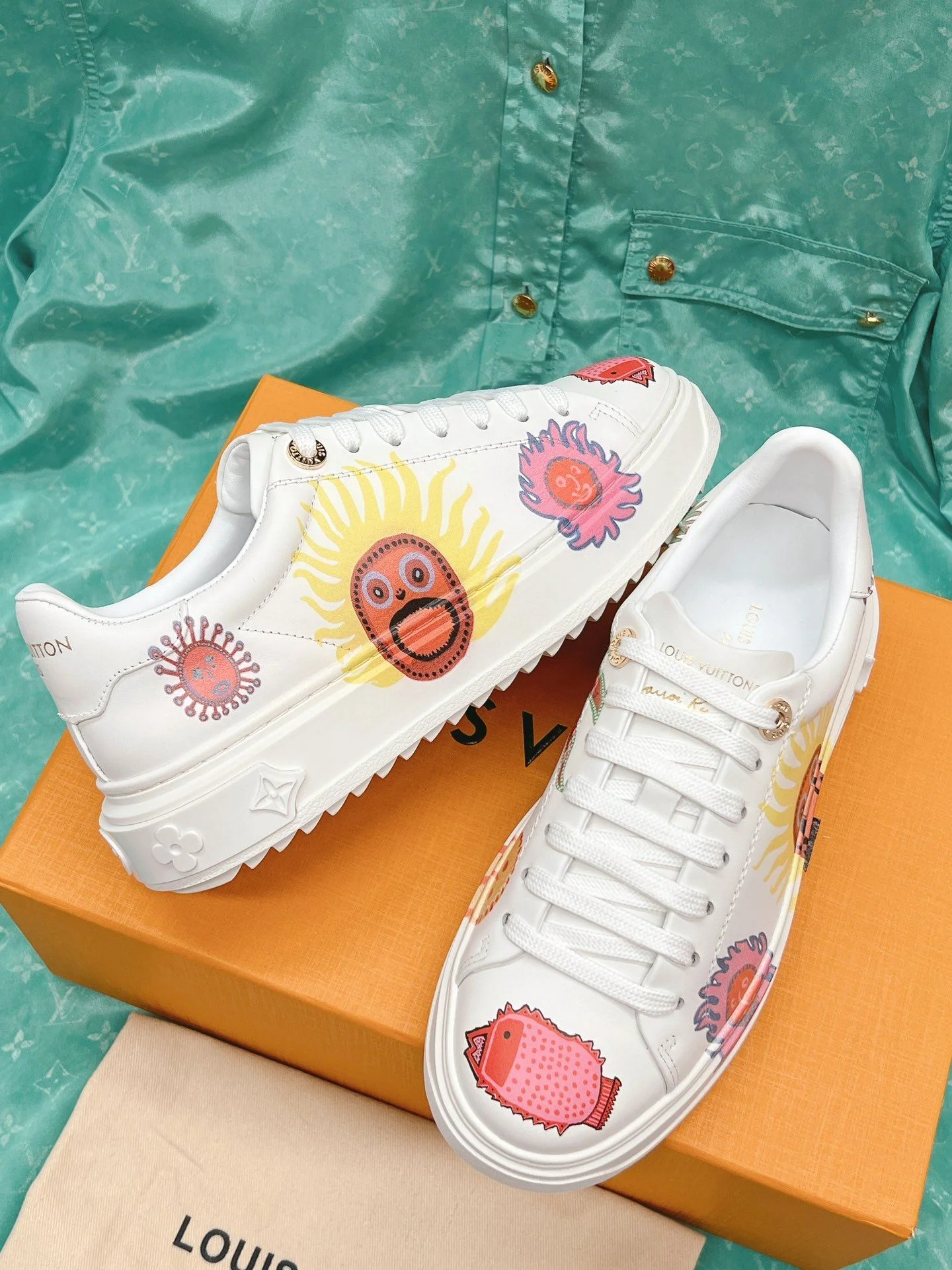Louis Vuitton Low Shoes Chic 31627