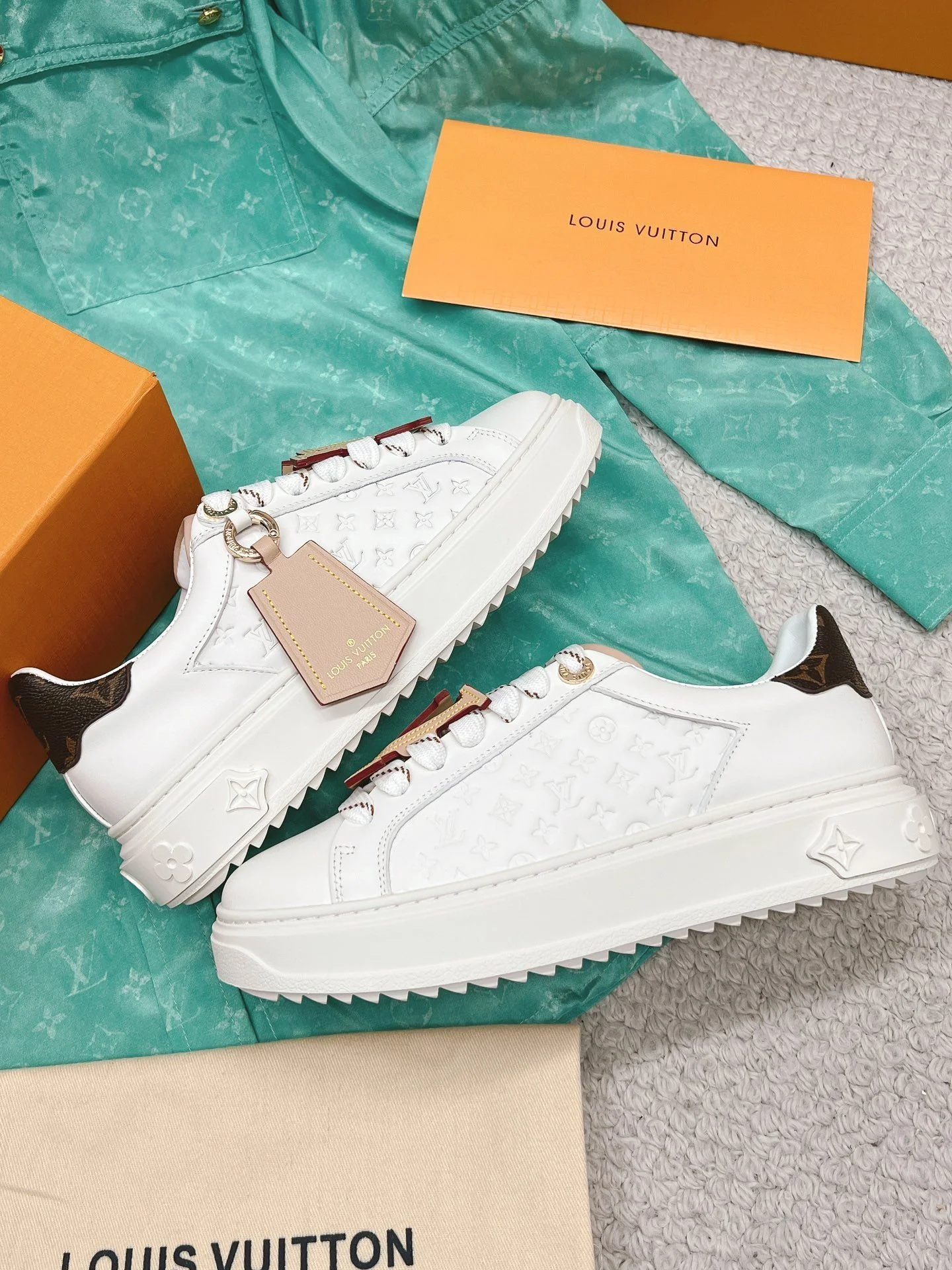 Thermal Louis Vuitton Low Shoes 31621