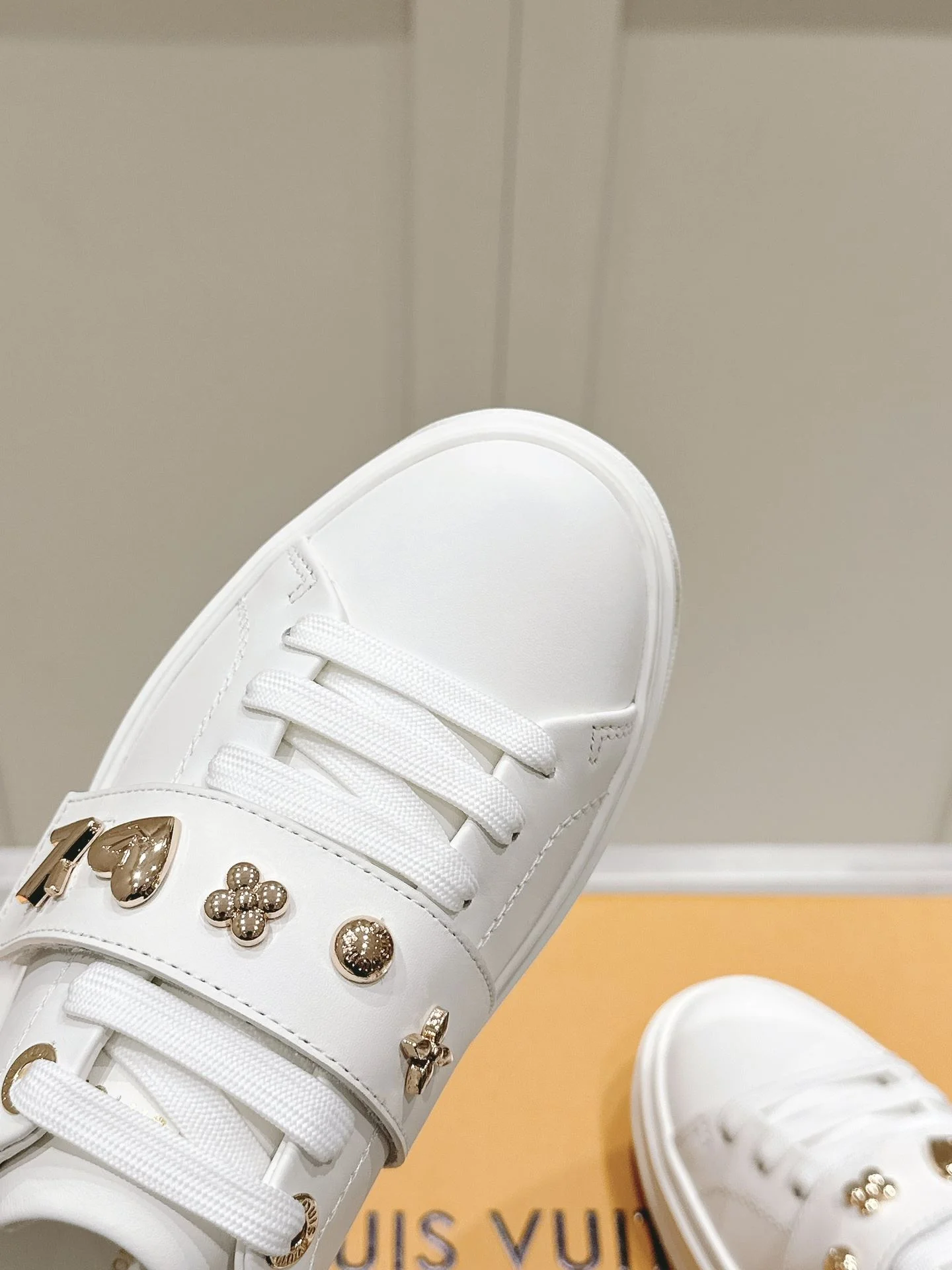 Durable Louis Vuitton Low Shoes 31618