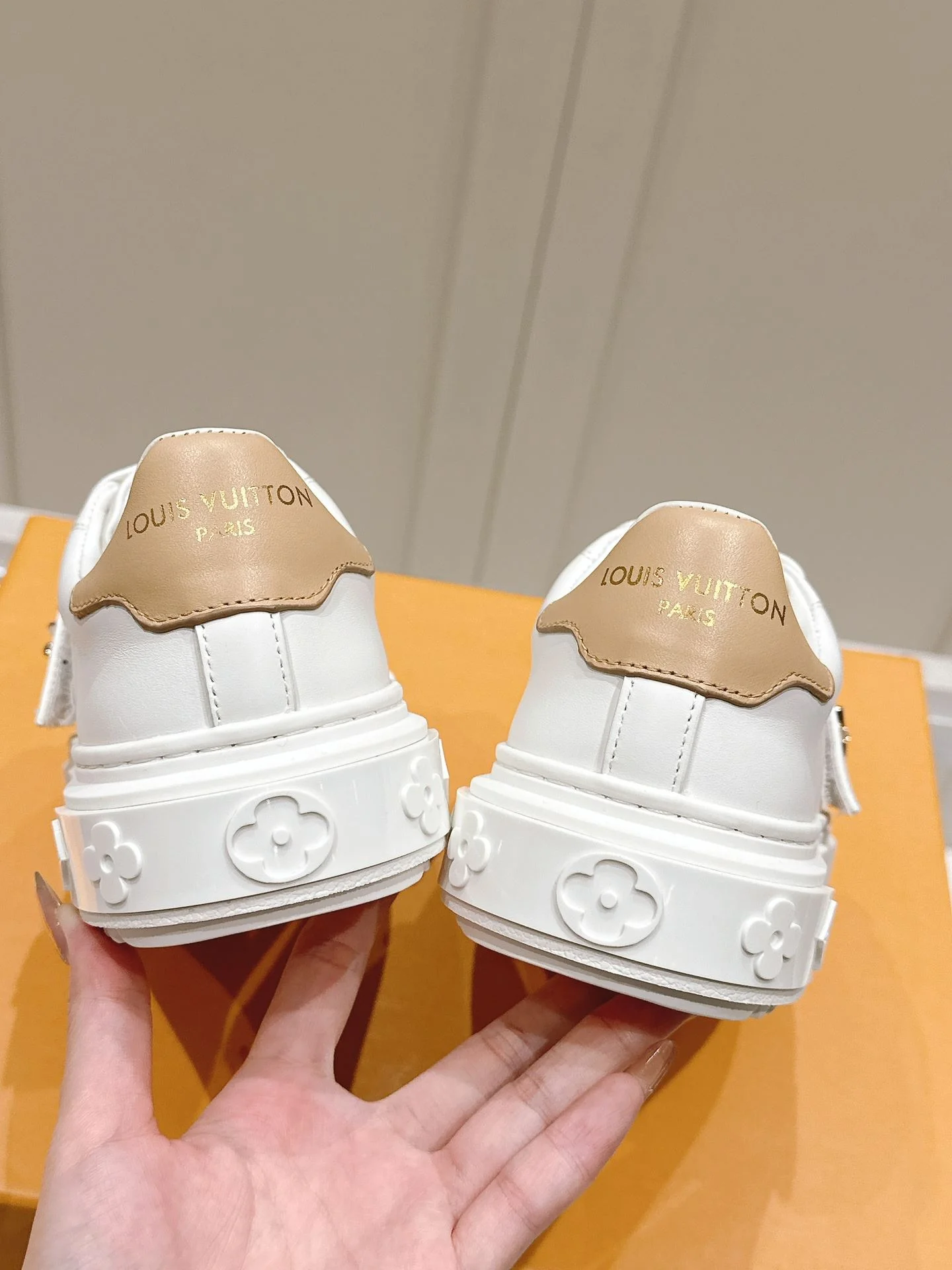 Durable Louis Vuitton Low Shoes 31618