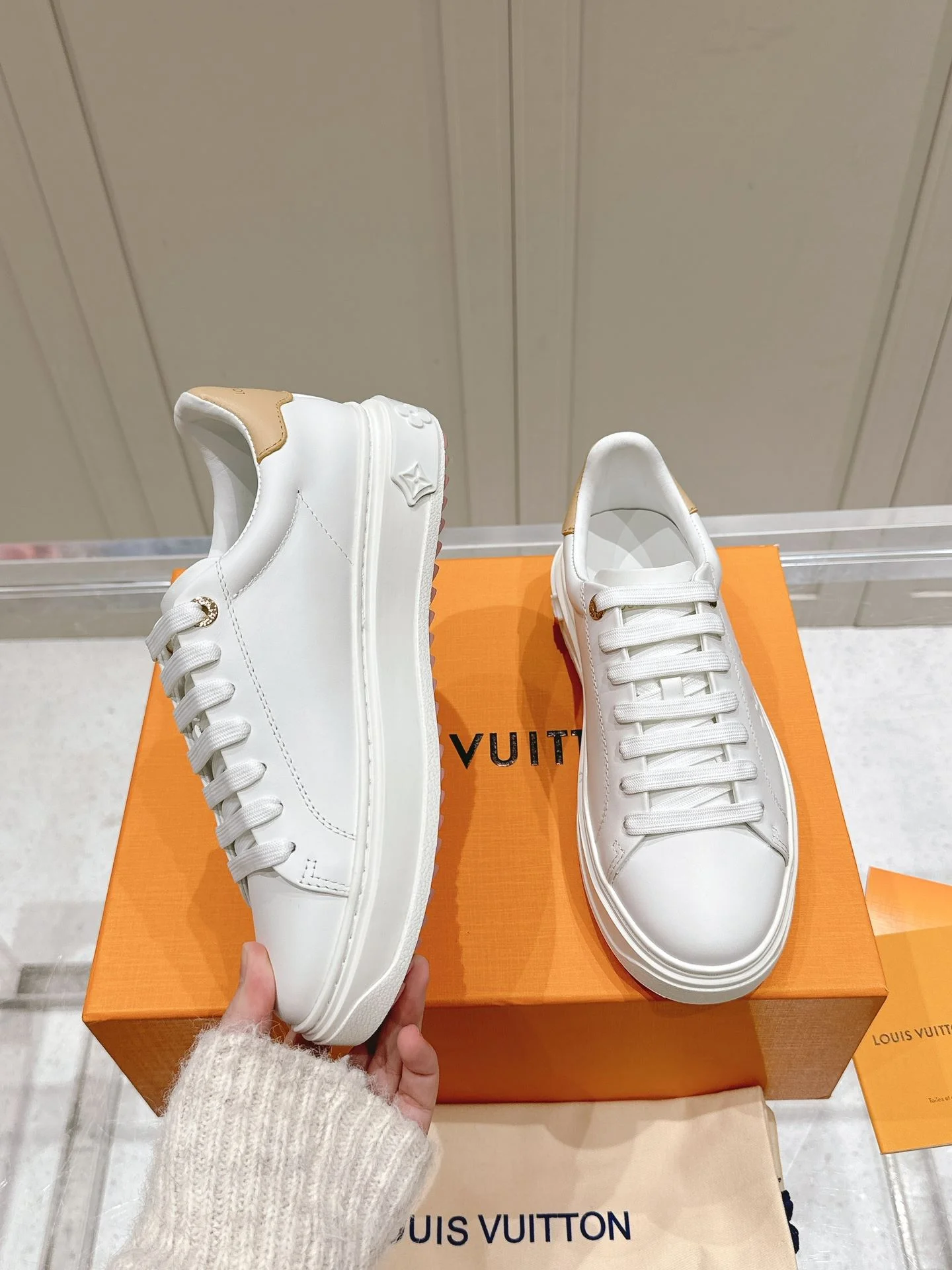 Effortless Louis Vuitton Low Shoes 31625