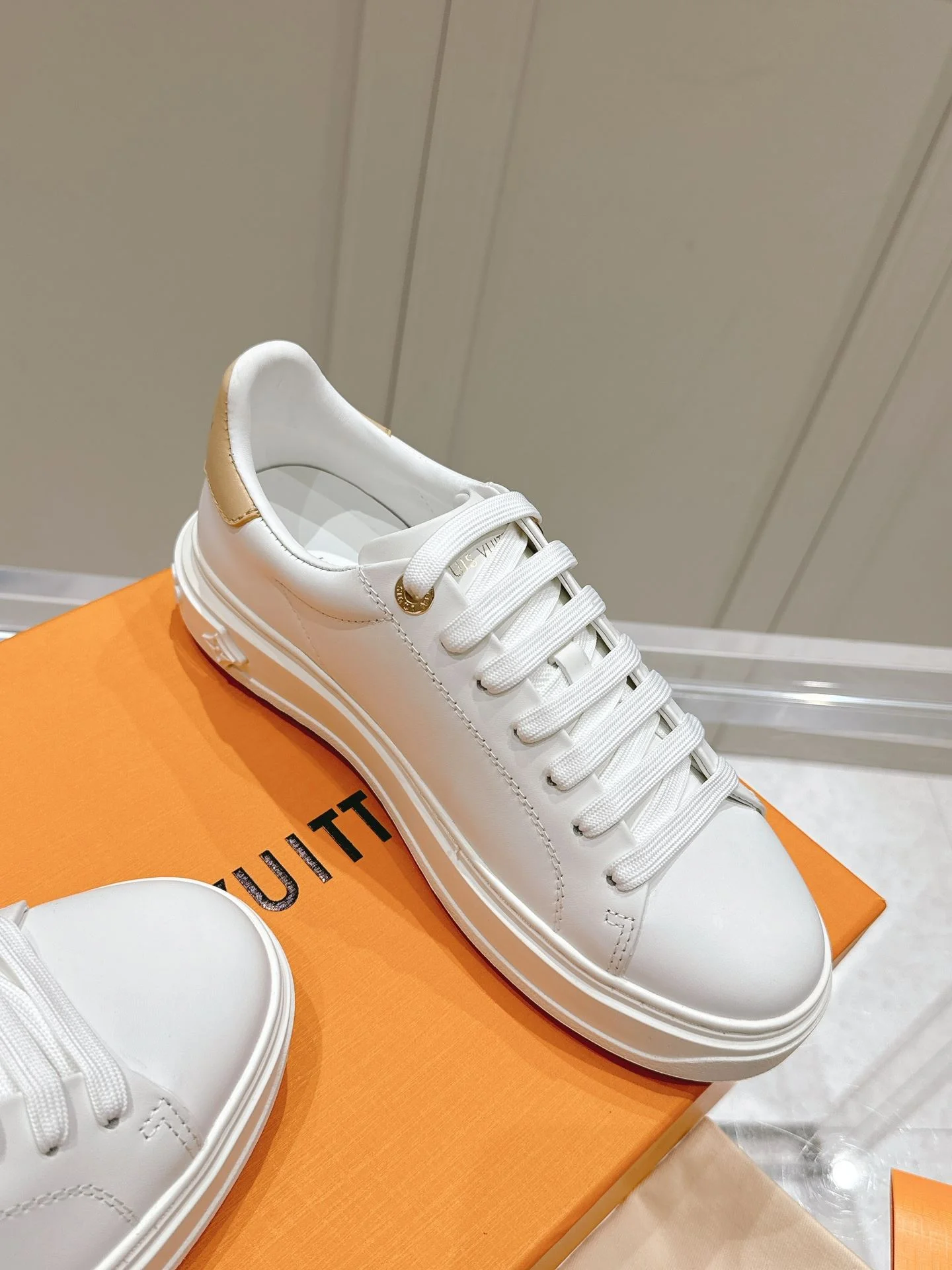 Effortless Louis Vuitton Low Shoes 31625