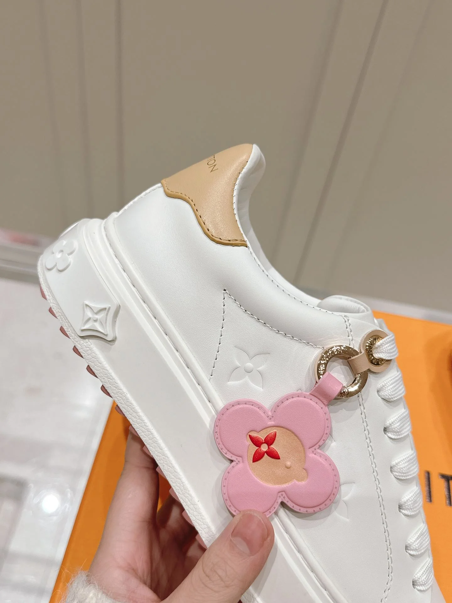 Effortless Louis Vuitton Low Shoes 31625