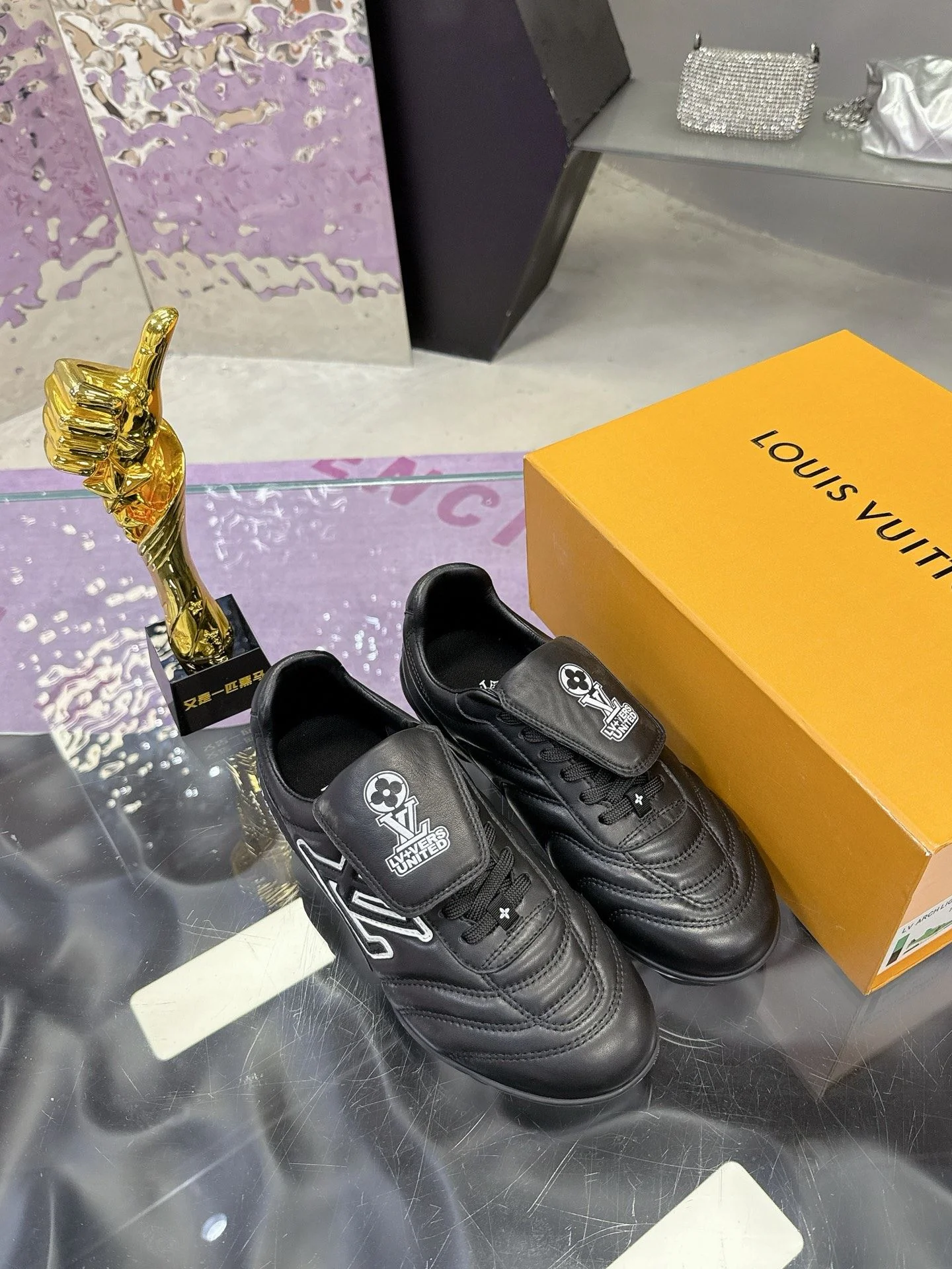 Louis Vuitton Low Shoes Attractive 31637