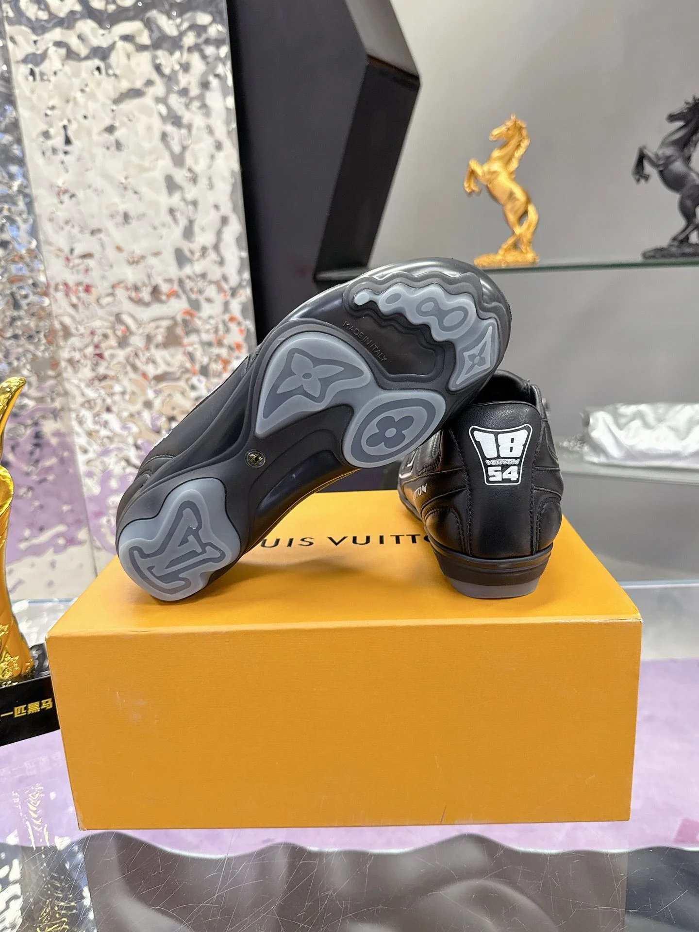 Louis Vuitton Low Shoes Attractive 31637