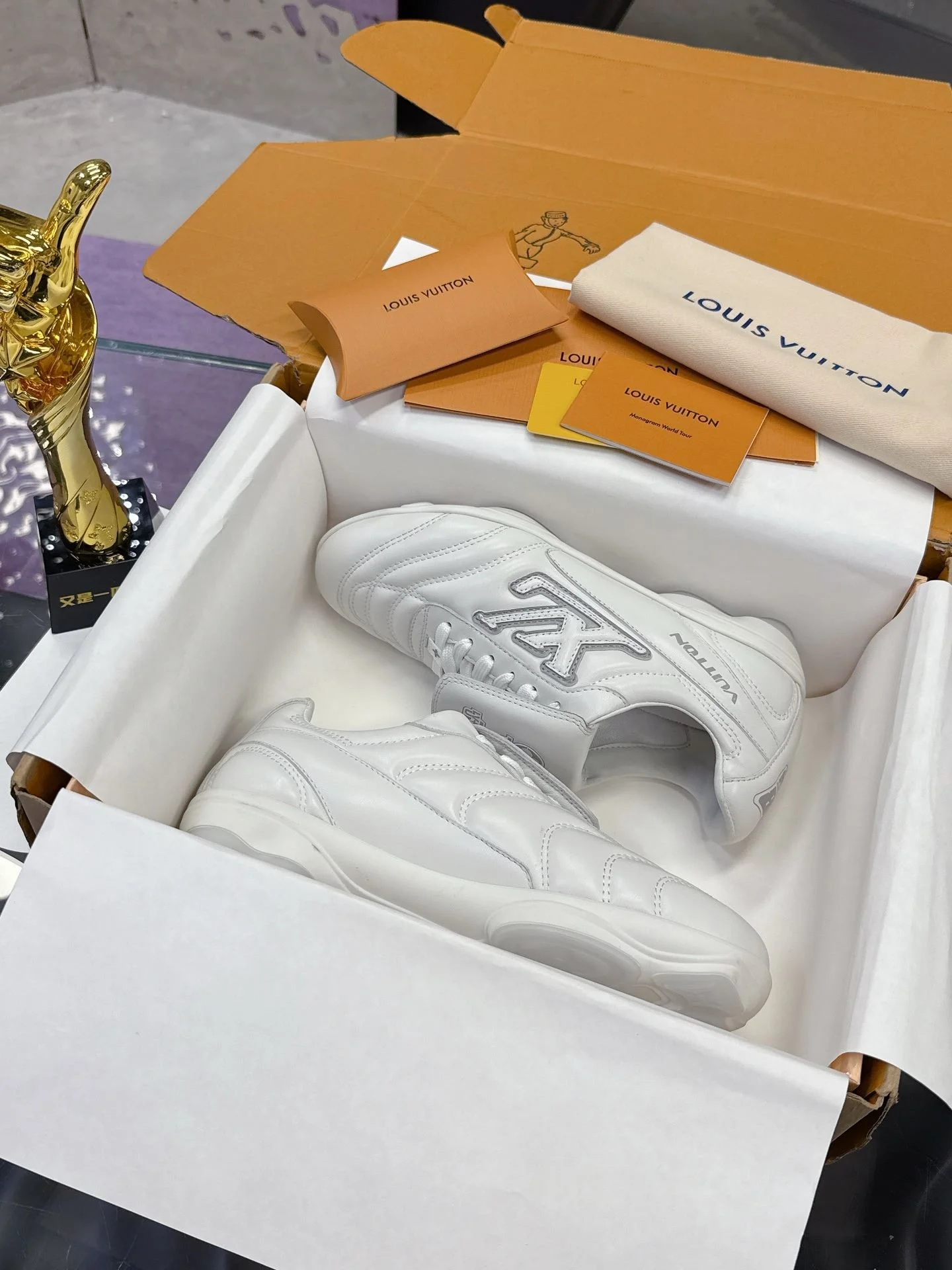 Louis Vuitton Low Shoes StreetReady 31632