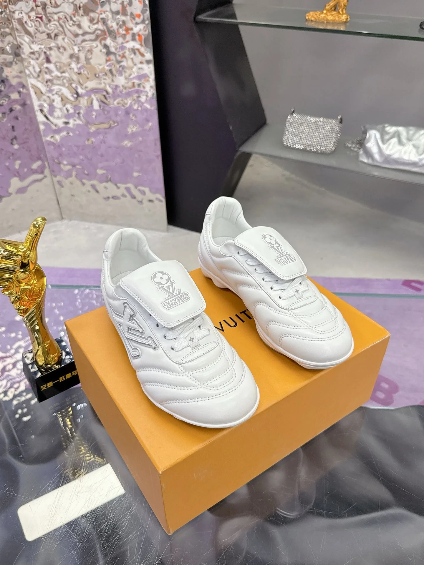 Louis Vuitton Low Shoes StreetReady 31632