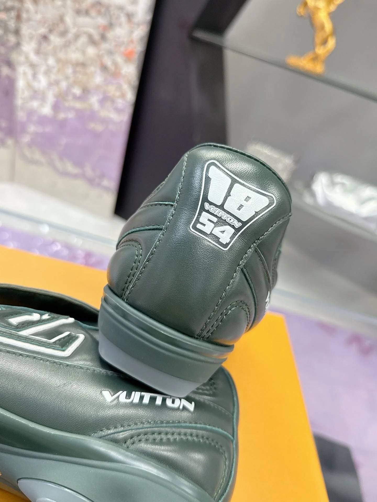 Louis Vuitton Low Shoes FreshLook 31626