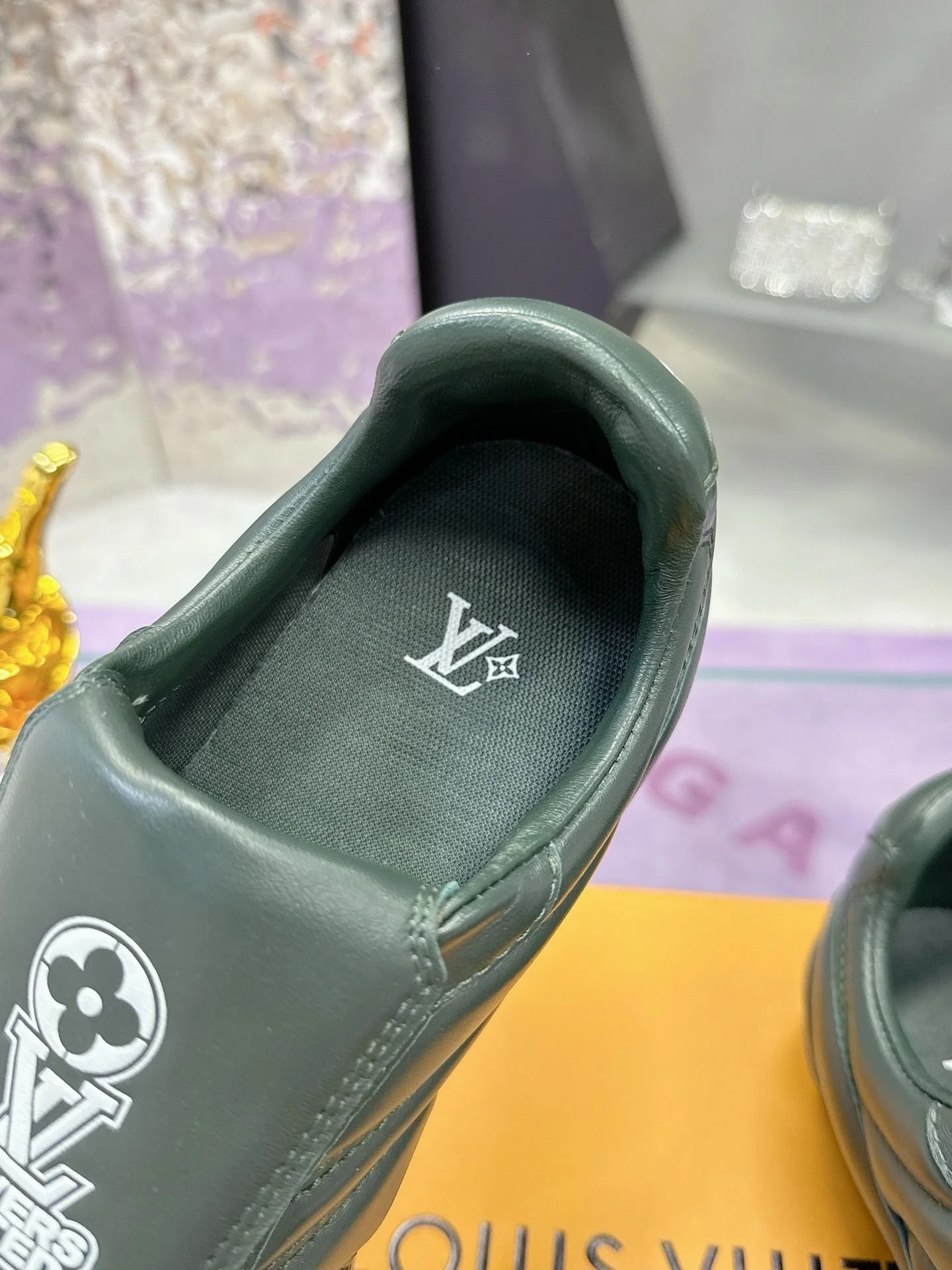 Louis Vuitton Low Shoes FreshLook 31626