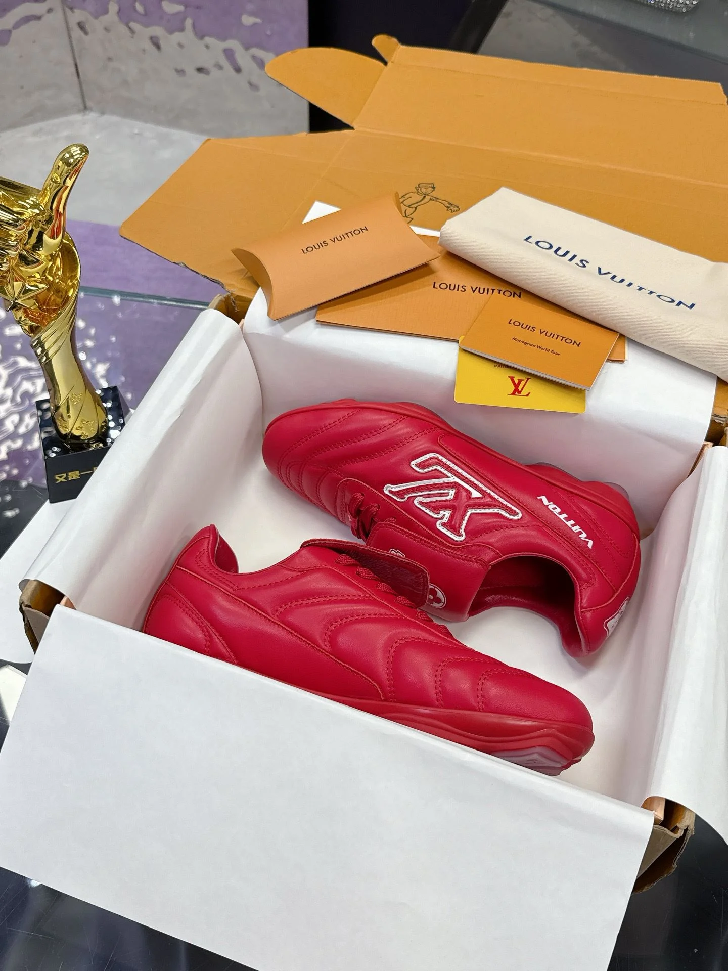 Casual Louis Vuitton Low Shoes 31636