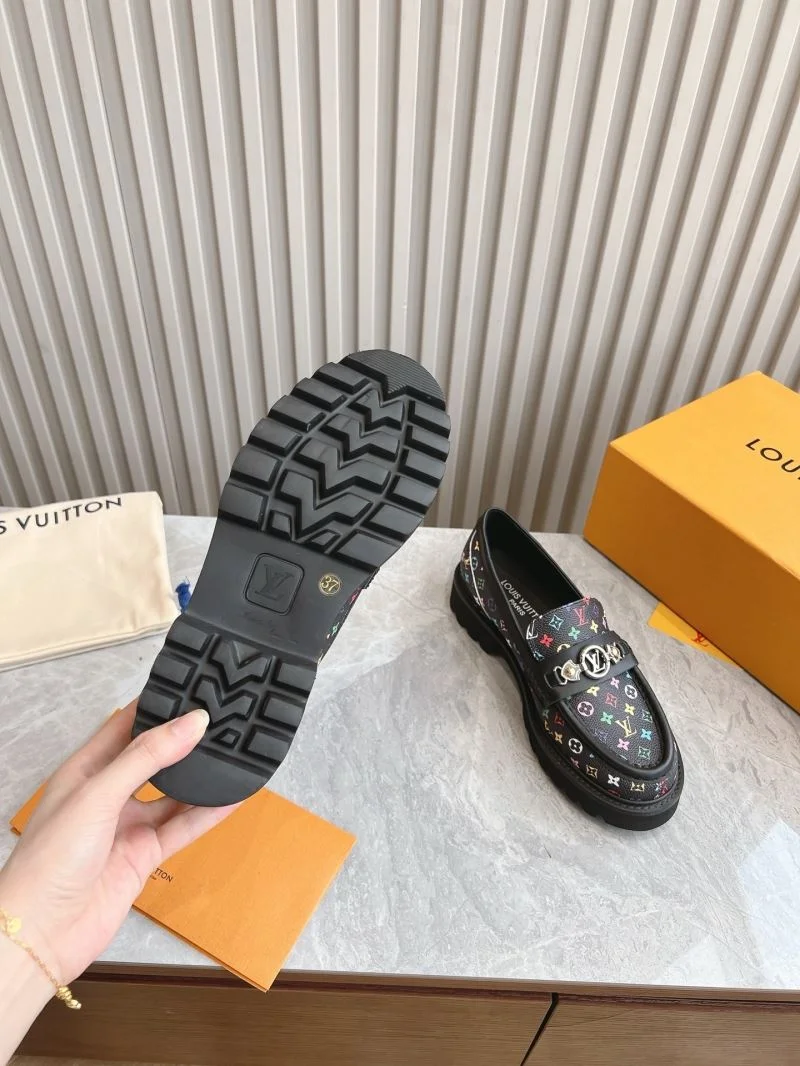 Louis Vuitton Low Shoes Durable 31615