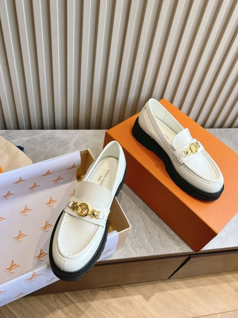 WellDesigned Louis Vuitton Low Shoes 31609