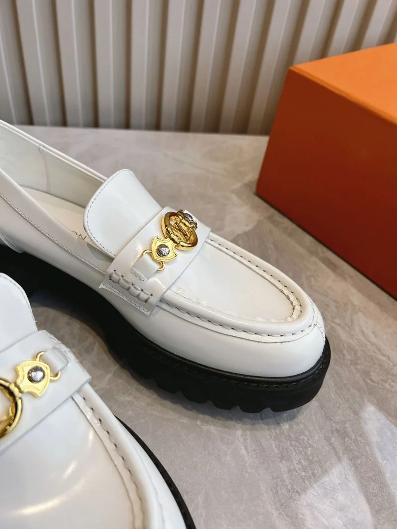 WellDesigned Louis Vuitton Low Shoes 31609