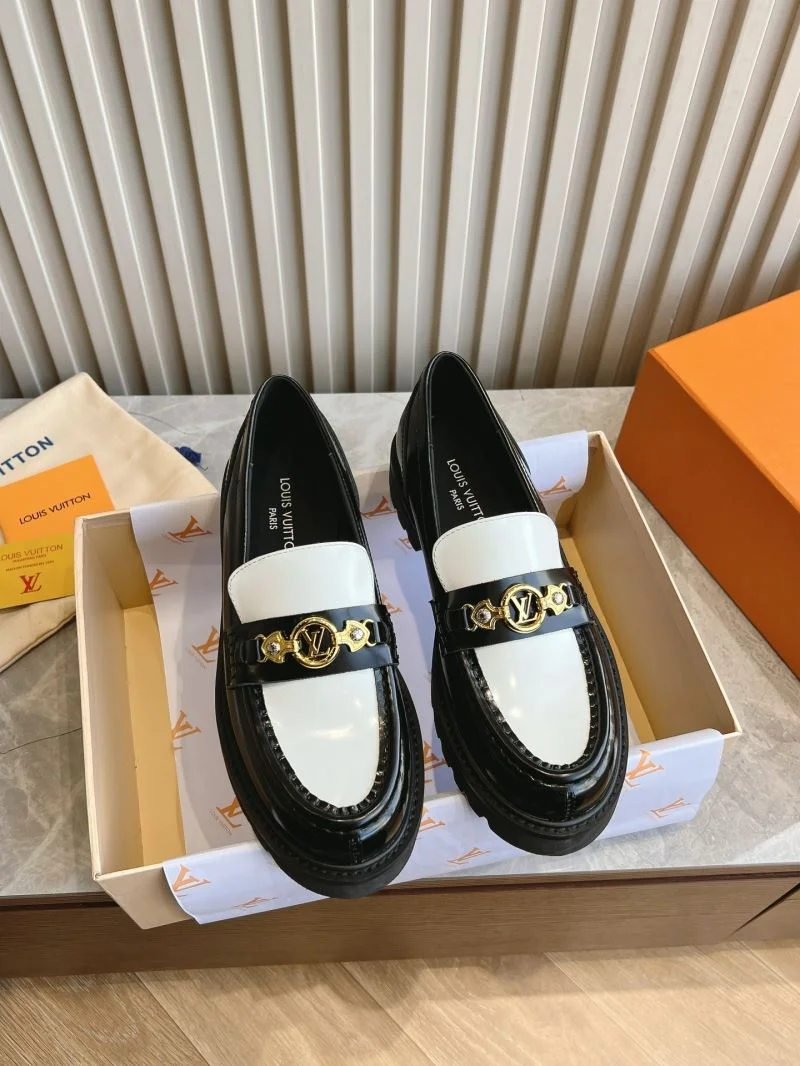 Louis Vuitton Low Shoes RelaxedFit 31605