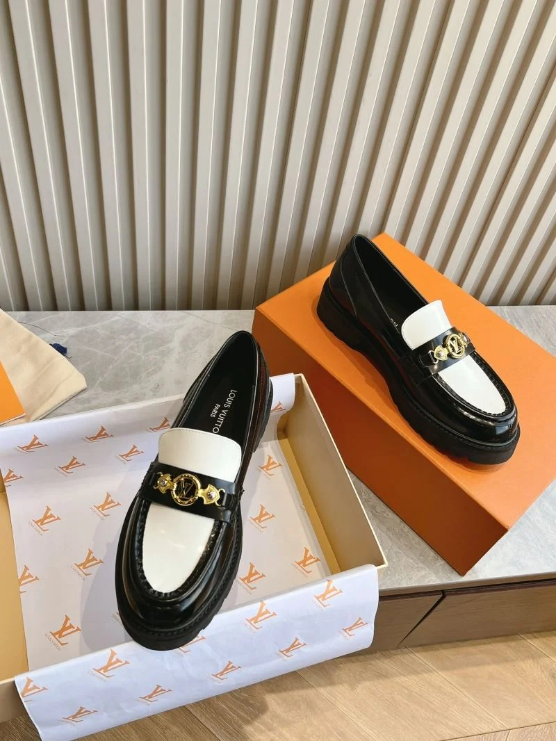 Louis Vuitton Low Shoes RelaxedFit 31605