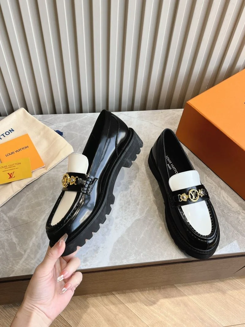 Louis Vuitton Low Shoes RelaxedFit 31605