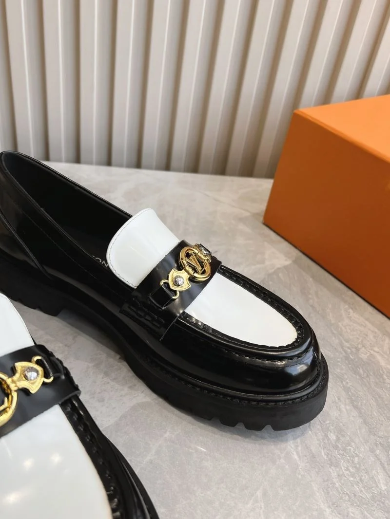 Louis Vuitton Low Shoes RelaxedFit 31605
