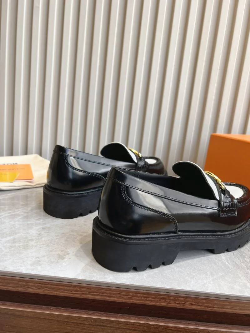 Louis Vuitton Low Shoes RelaxedFit 31605