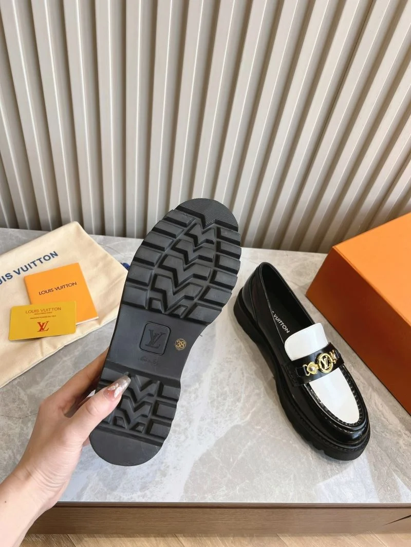 Louis Vuitton Low Shoes RelaxedFit 31605
