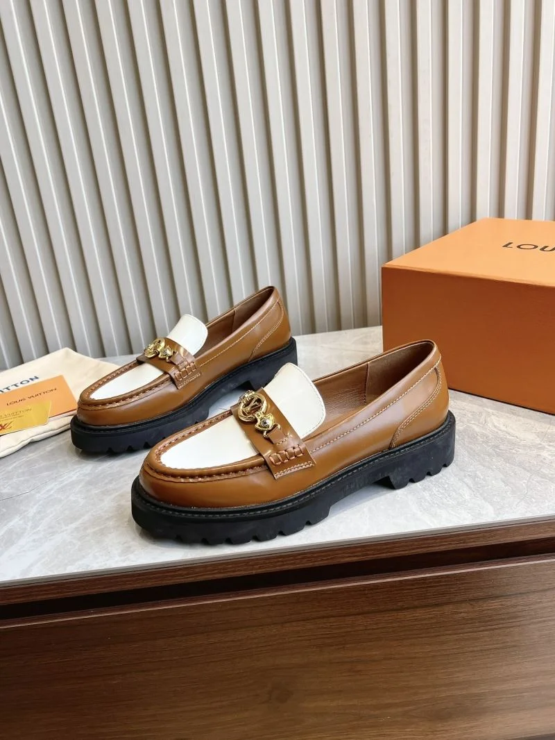 Louis Vuitton Low Shoes Supportive 31610