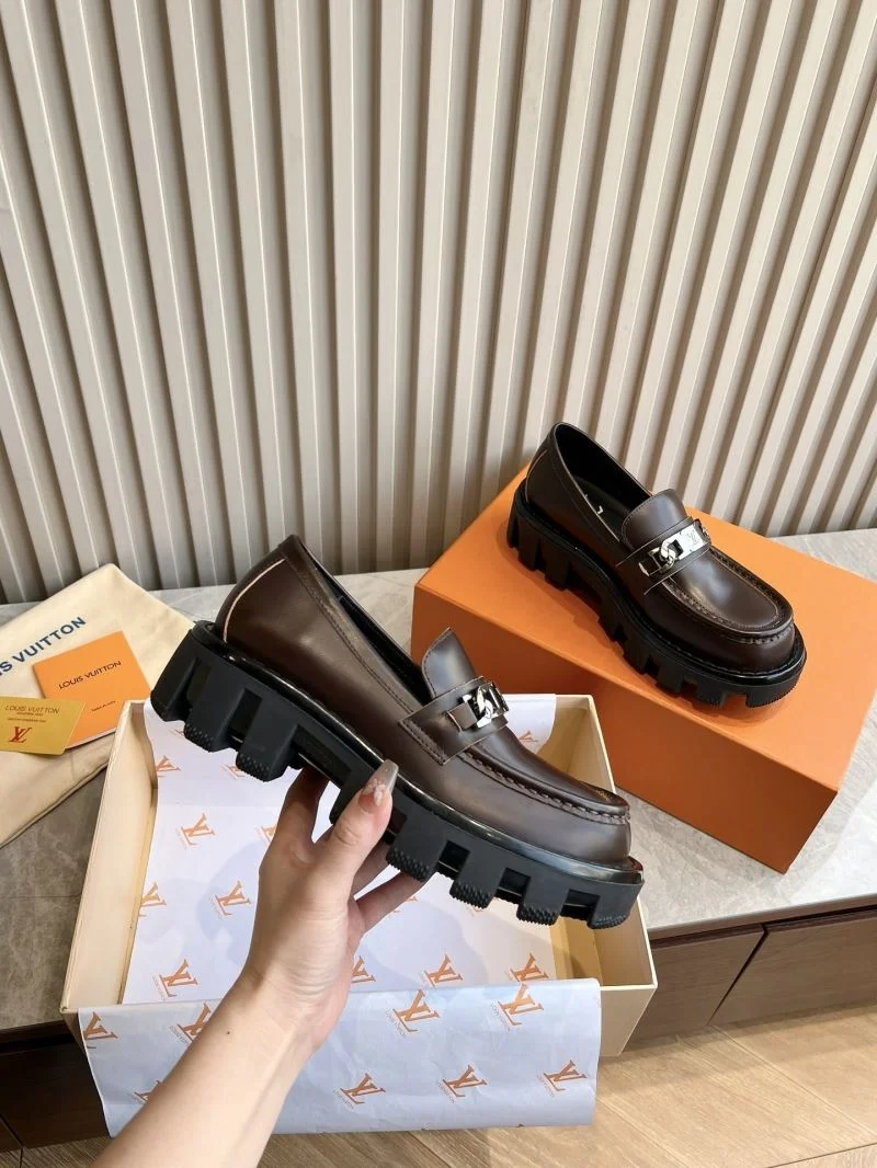 SunProtective Louis Vuitton Low Shoes 31603
