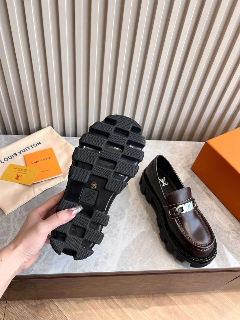 SunProtective Louis Vuitton Low Shoes 31603