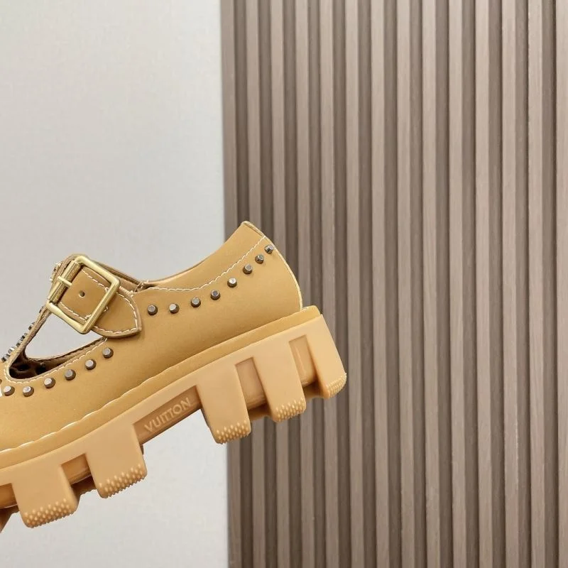 Louis Vuitton Low Shoes Attractive 31608