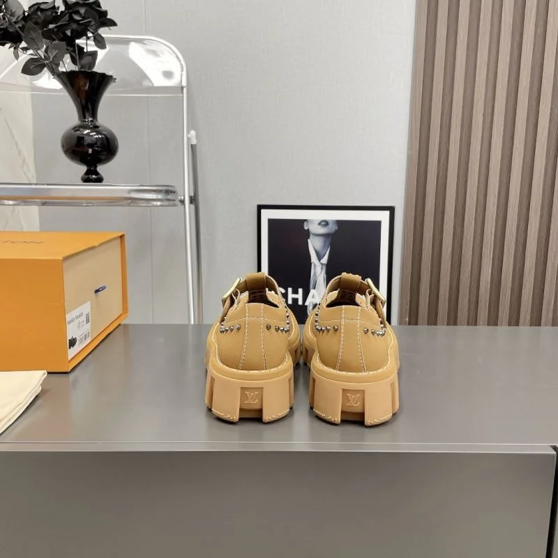 Louis Vuitton Low Shoes Attractive 31608