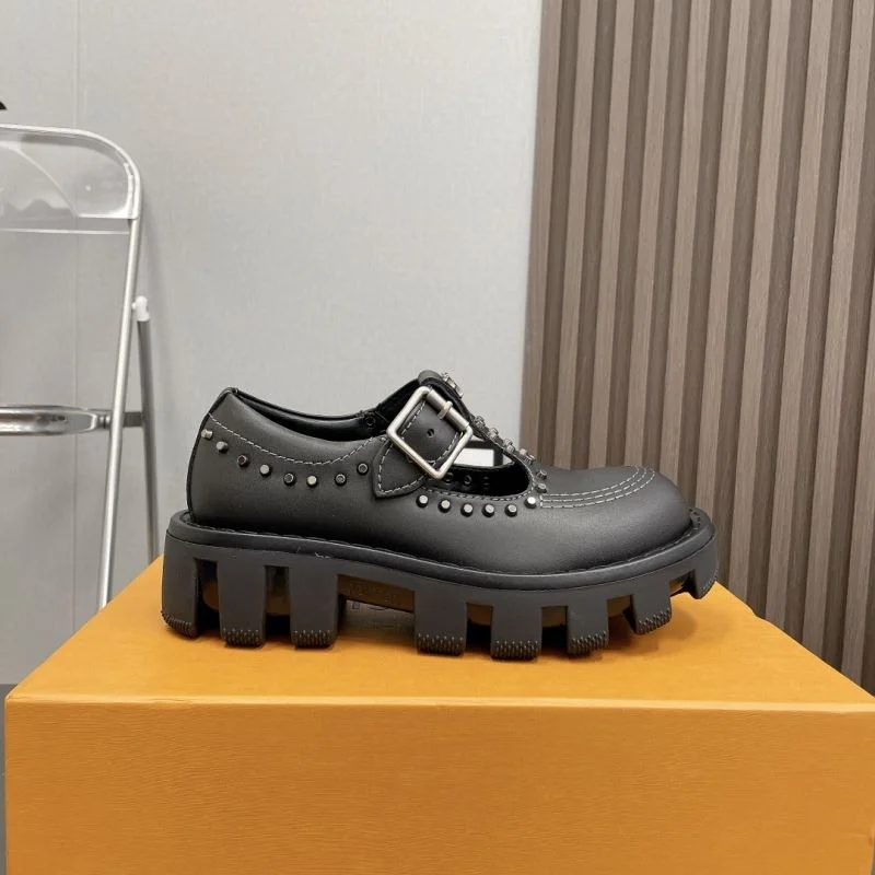 Tailored Louis Vuitton Low Shoes 31606
