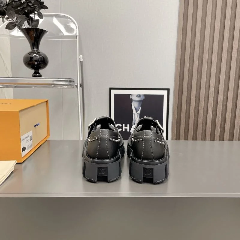Tailored Louis Vuitton Low Shoes 31606