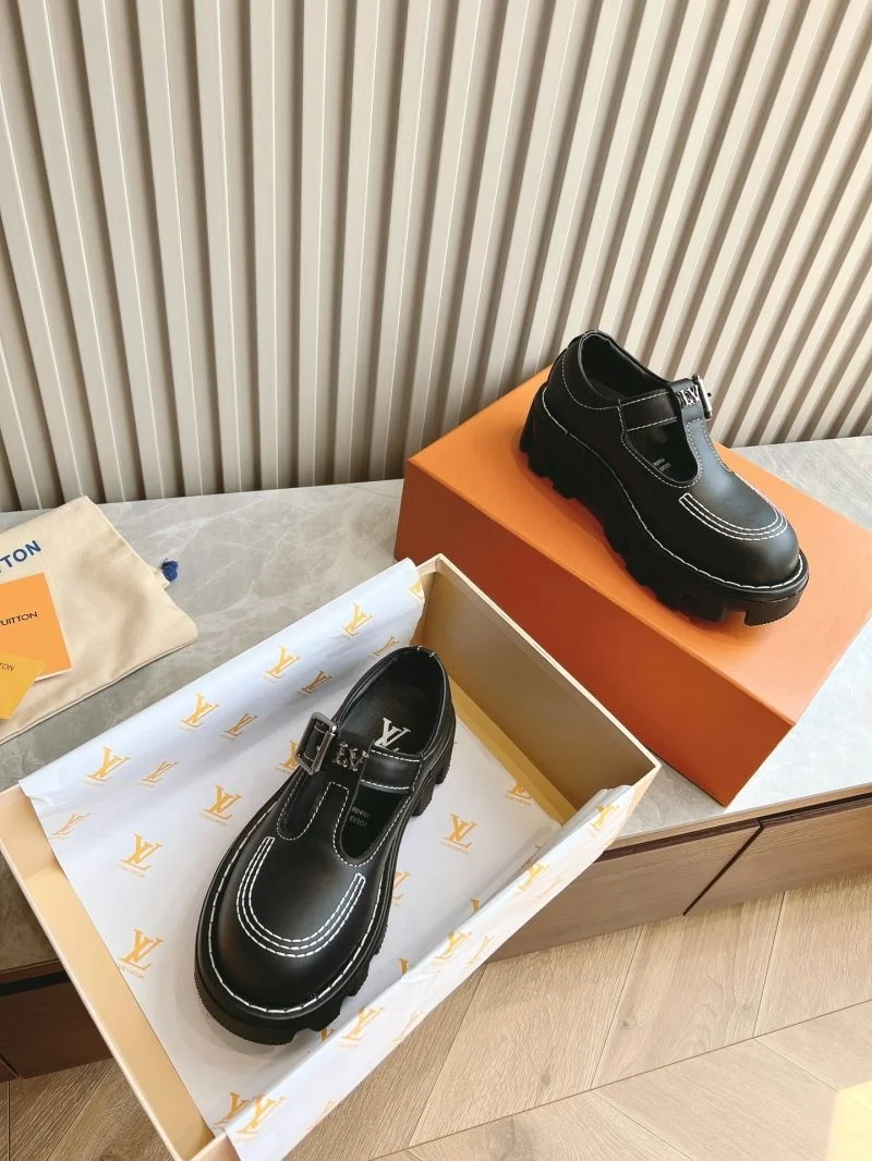 MoistureWicking Louis Vuitton Low Shoes 31604