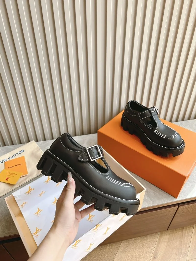 MoistureWicking Louis Vuitton Low Shoes 31604