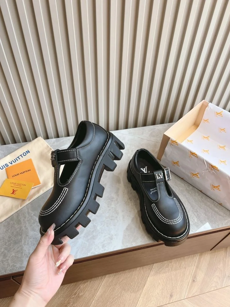 MoistureWicking Louis Vuitton Low Shoes 31604