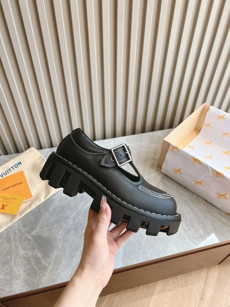 MoistureWicking Louis Vuitton Low Shoes 31604