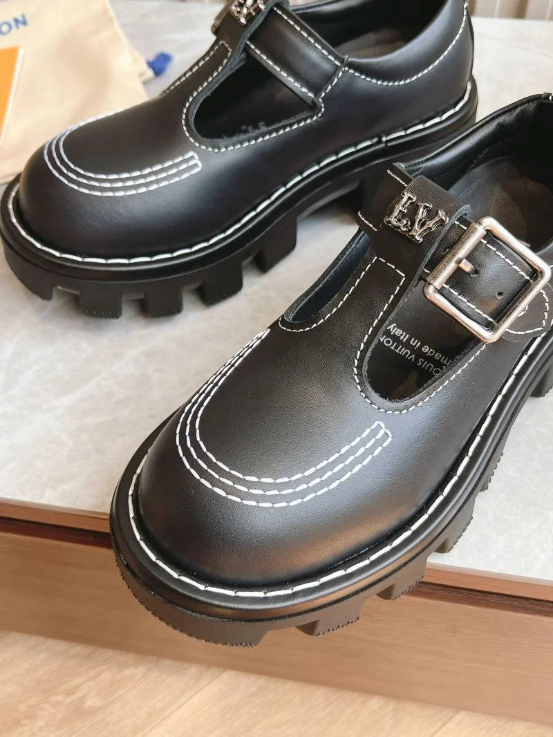MoistureWicking Louis Vuitton Low Shoes 31604