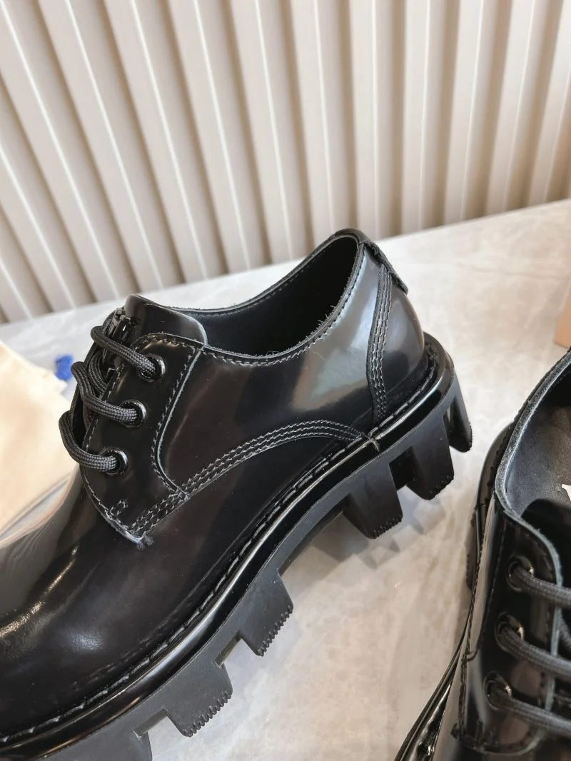 HighPerformance Louis Vuitton Low Shoes 31602
