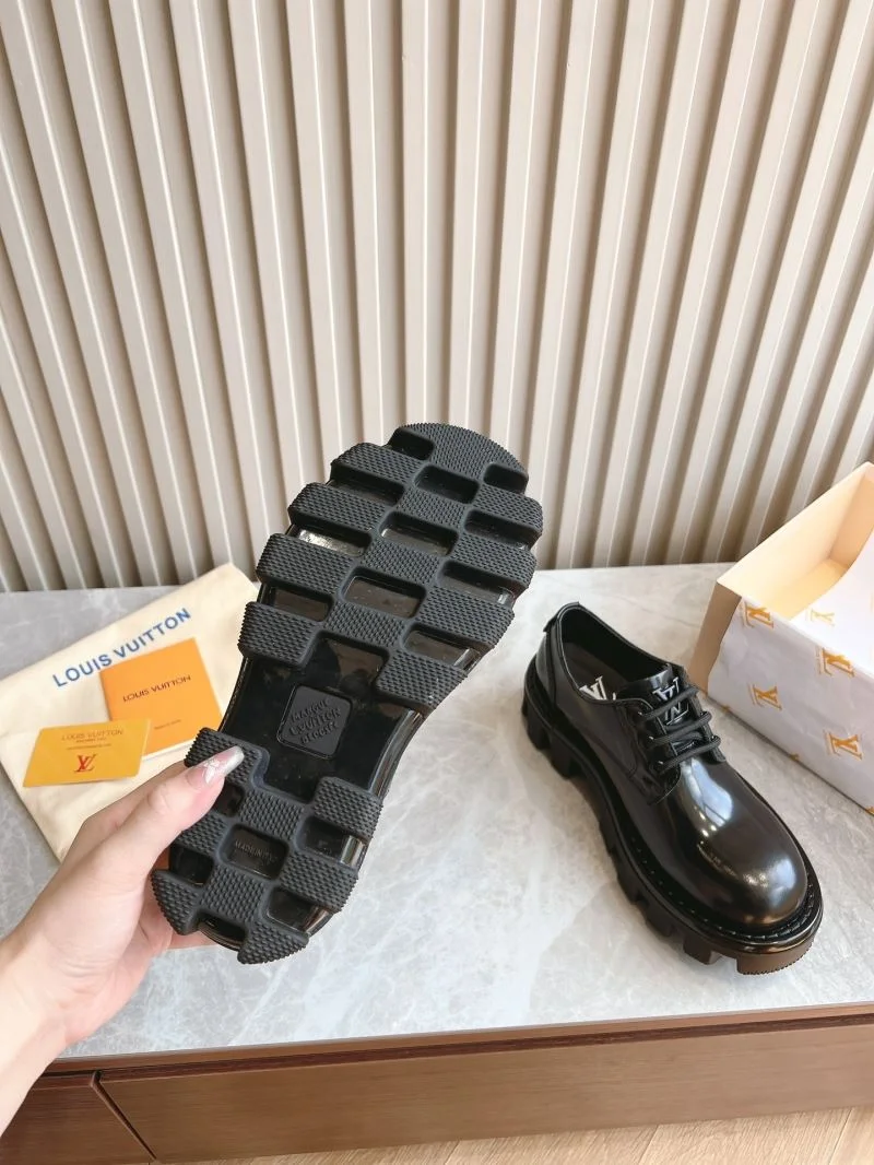 HighPerformance Louis Vuitton Low Shoes 31602