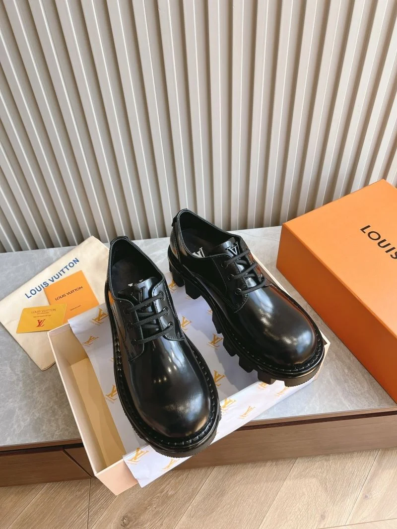 Louis Vuitton Low Shoes Supportive 31601