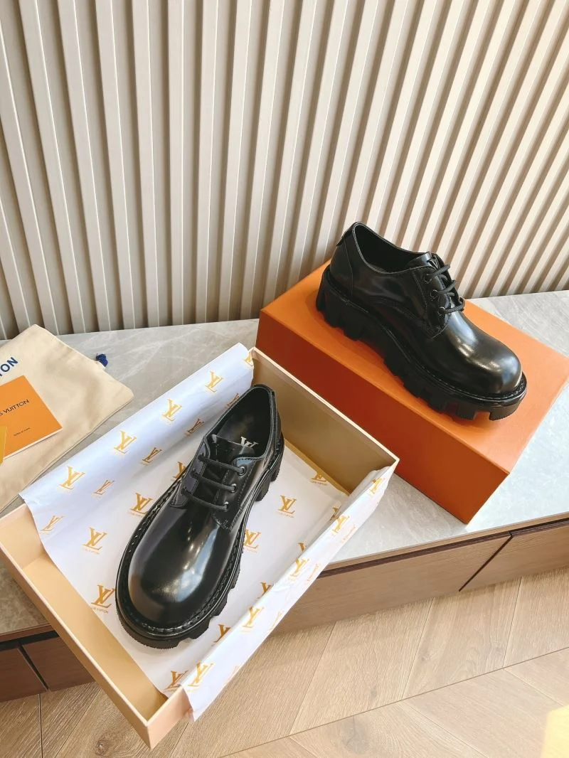 Louis Vuitton Low Shoes Supportive 31601