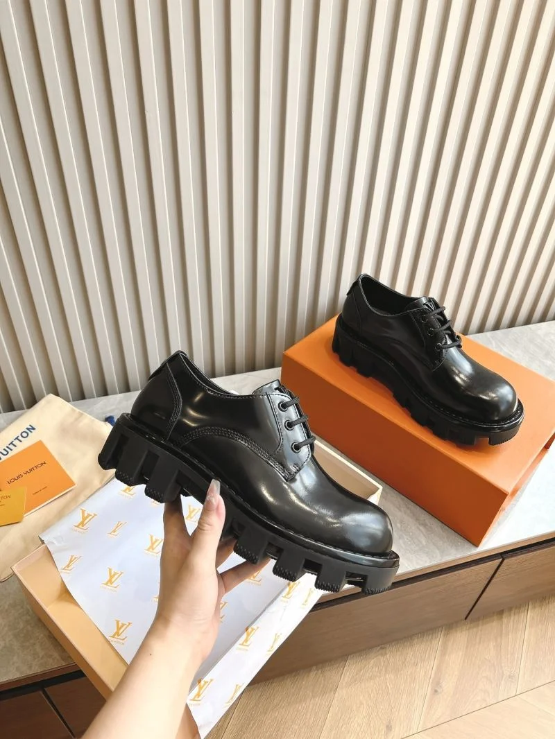 Louis Vuitton Low Shoes Supportive 31601
