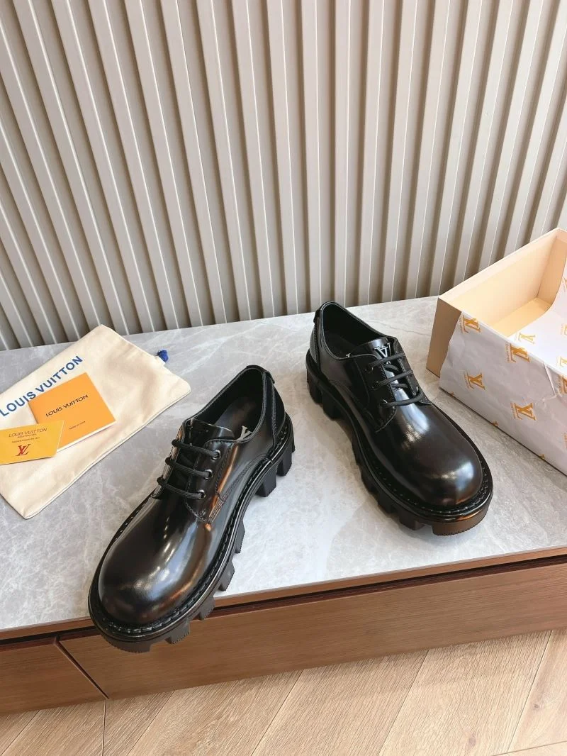 Louis Vuitton Low Shoes Supportive 31601