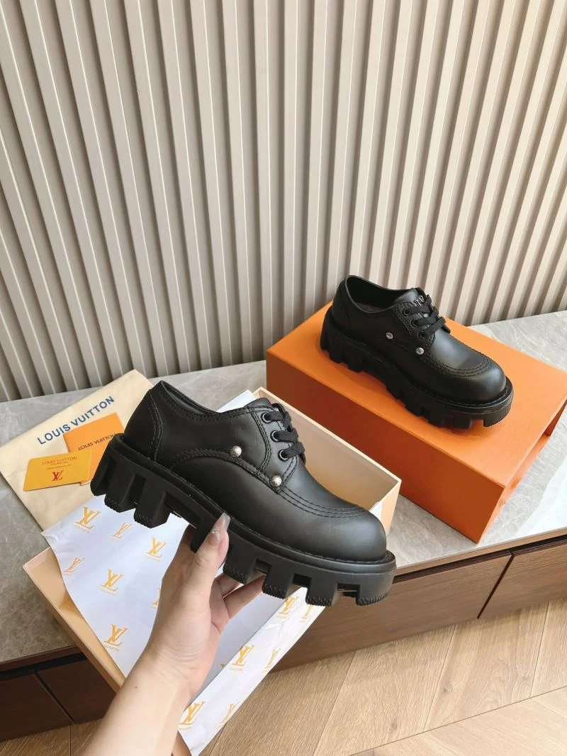 Premium Louis Vuitton Low Shoes 31600