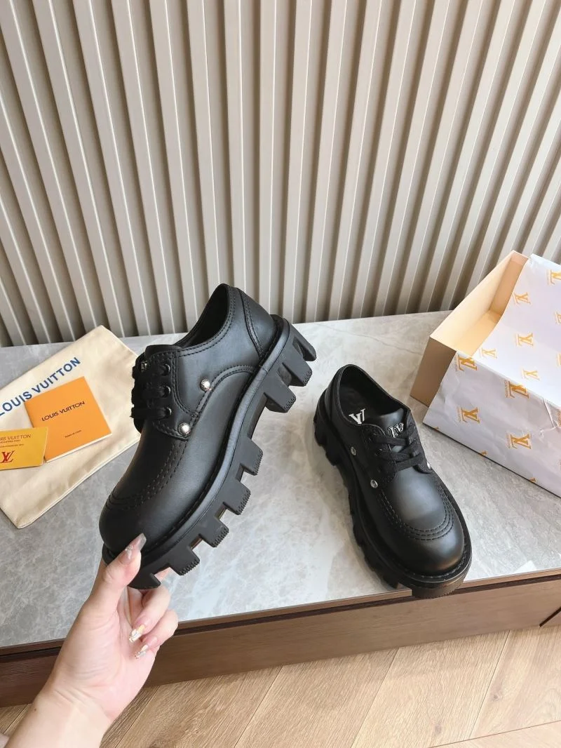 Premium Louis Vuitton Low Shoes 31600