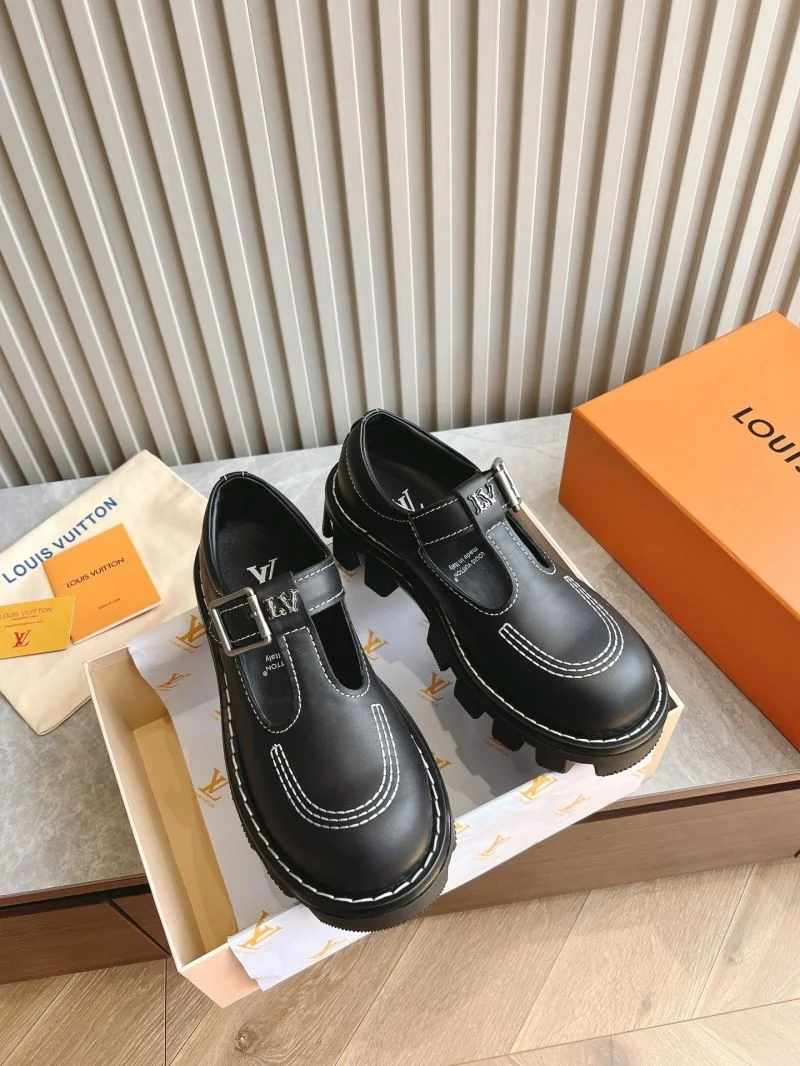 Premium Louis Vuitton Low Shoes 31600