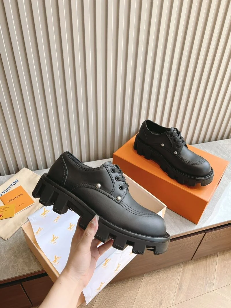 Louis Vuitton Low Shoes Seasonal 31599